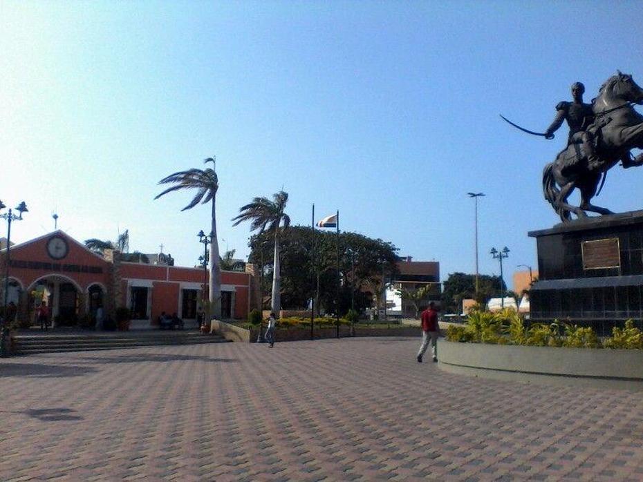 Plaza Mayor De Catia La Mar. Estado Vargas, Venezuela. | Calle …, Catia La Mar, Venezuela, En La Mar, Aeropuerto De  Maiquetia